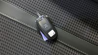 Peugeot 208 e-208 136ch GT (2023) — photo 16
