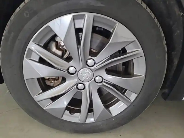 Peugeot 208 electrique 50 kwh 136ch — photo 47