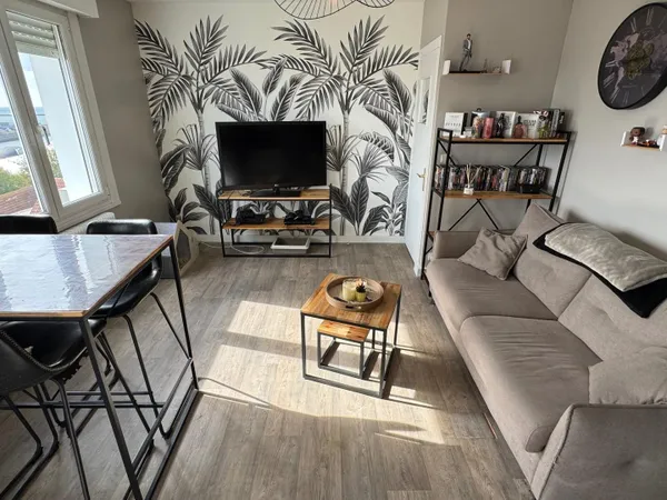 Vue mer & port pour ce bel appartement 2 chambres