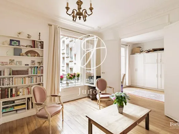 Paris 17e - RUE DE TOCQUEVILLE / MARCHÉ DE LÉVIS - Appartement - 4 pièces - 83,64m² Carrez - 2 chamb