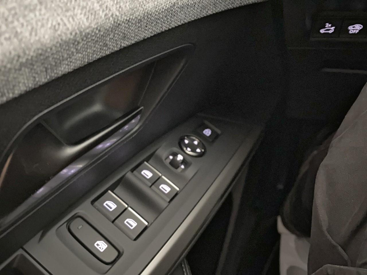 Peugeot 5008 hybrid 145 ch e-dcs6 gt — photo 20