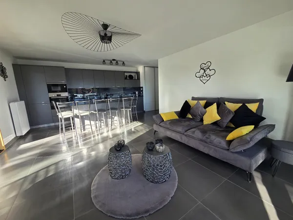 APPARTEMENT T4 HAUT SATANDING