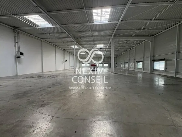 Entrepôt 1670 m²