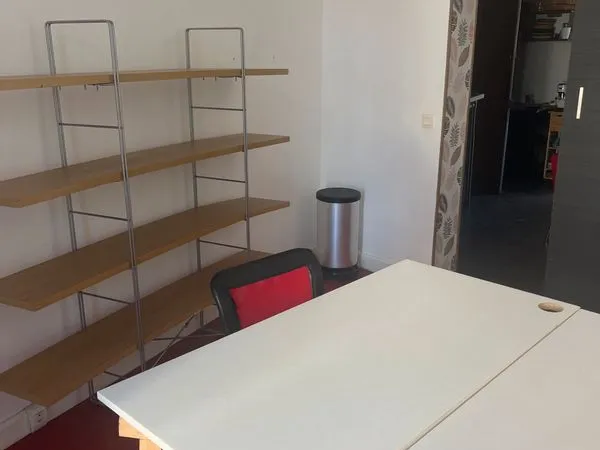 Bureau fermé à louer - 10 m² - ds espace de coworking créatif 70m2 à romainville