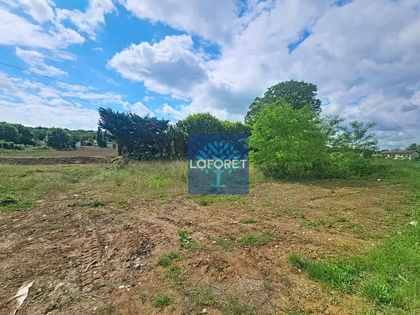 Terrain 324 m²