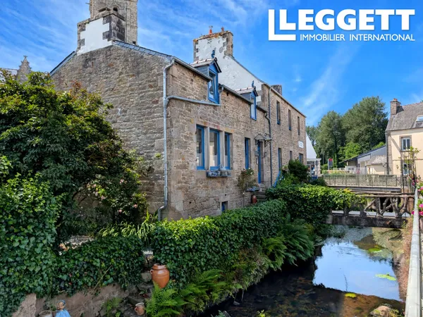 Charmante Demeure du XIXe Siècle avec Maison d?Hôtes & 3 Gîtes et commerce ? Propriété au Bord de la