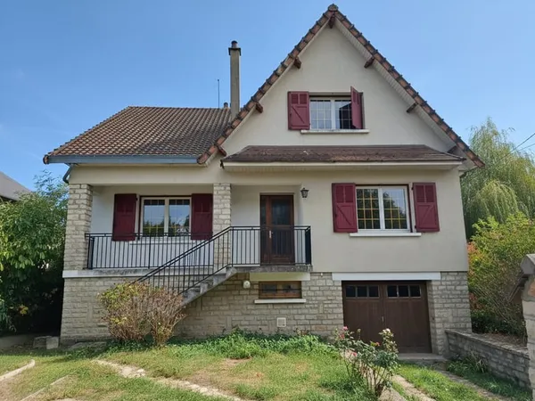 Maison Saint Amand Montrond 11 pièce(s)