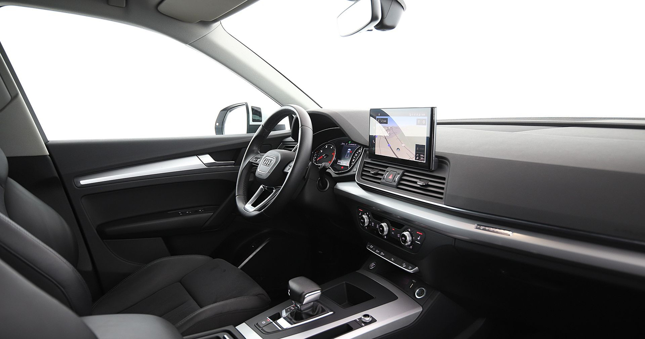 Audi Q5 Sportback — photo 18
