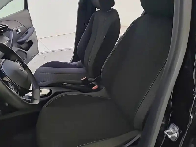 Peugeot 208 puretech 100 s&amp;s eat8 — photo 5