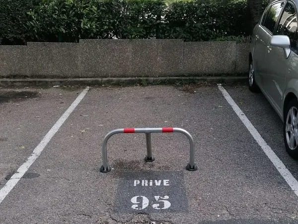 Stationnement Location Les Mureaux   30€