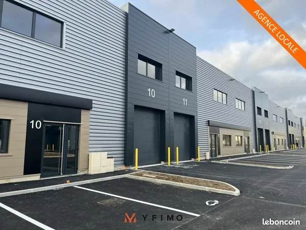 LOCAL D'ACTIVITE 2038 m² BUC