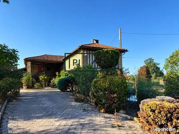 Propriété 5 pièces 148 m²