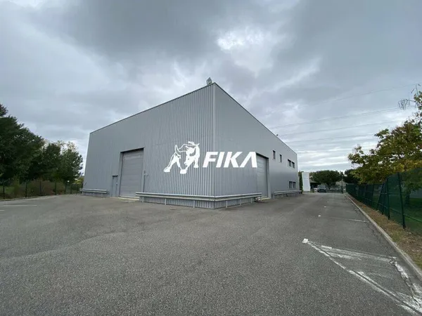 Local d'activité 960 m²