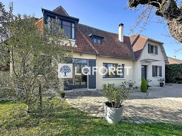 Maison 6 pièces 272 m²