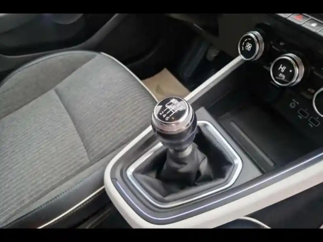 Renault Clio 1.0 tce 90ch techno — photo 11