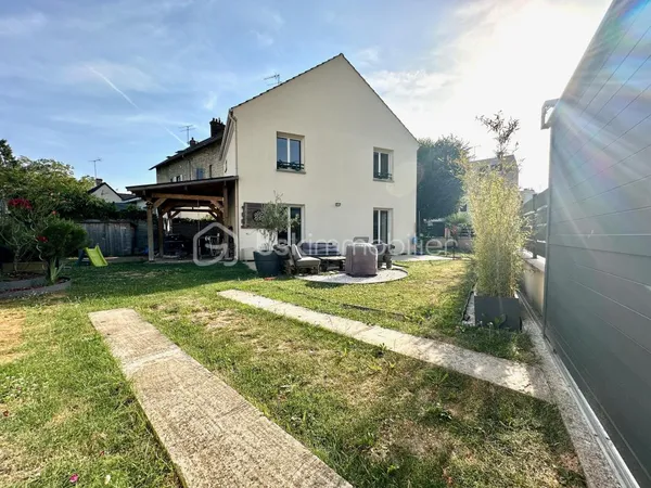 Maison individuelle de 2019 - 94 m² - 3 chambres - DPE B - Gare à 600 m