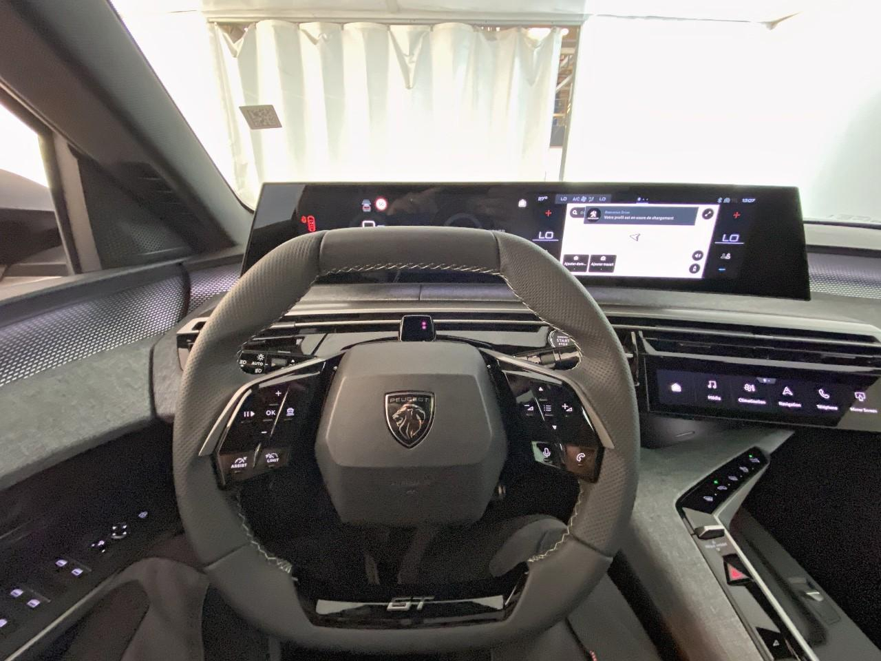 Peugeot 3008 hybrid 145 e-dcs6 gt — photo 12