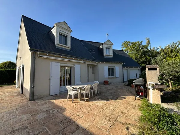 Maison à vendre à Beaumont-en-Véron - Calme, plain-pied et piscine