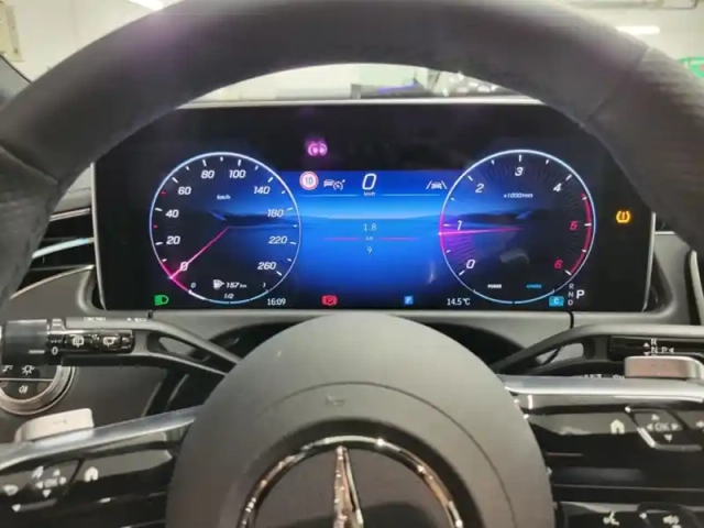 Mercedes Cla sse e 220 d amg line break — photo 16