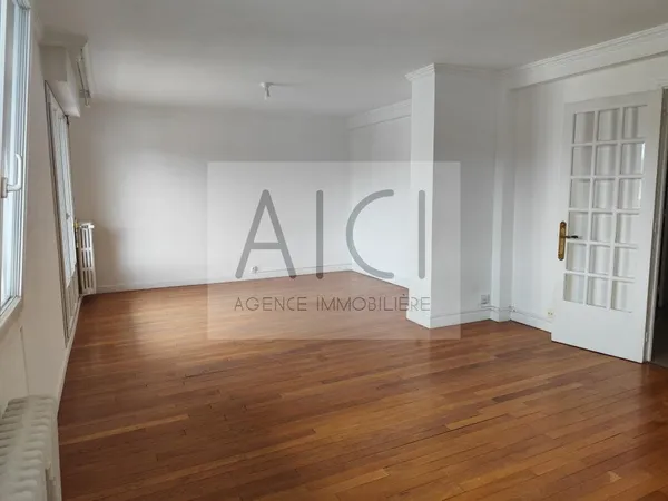 9 rue de la Mouillère 25000 BESANCON - 5ème étage avec ascenseur F4 de 87.55 m2 comprenant : Hall av