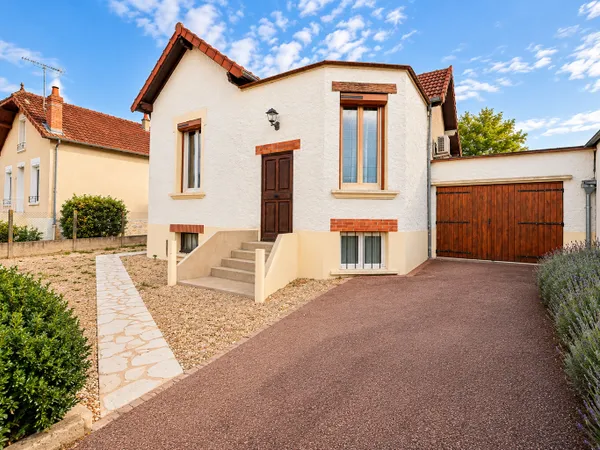 Maison Coulanges-Les-Nevers, 2 chambres, 74m2, double garage, proche écoles et commerces, sous-sol, 
