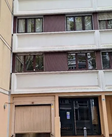 Box fermé 15m2 sécurisé - très proche gare Part Dieu