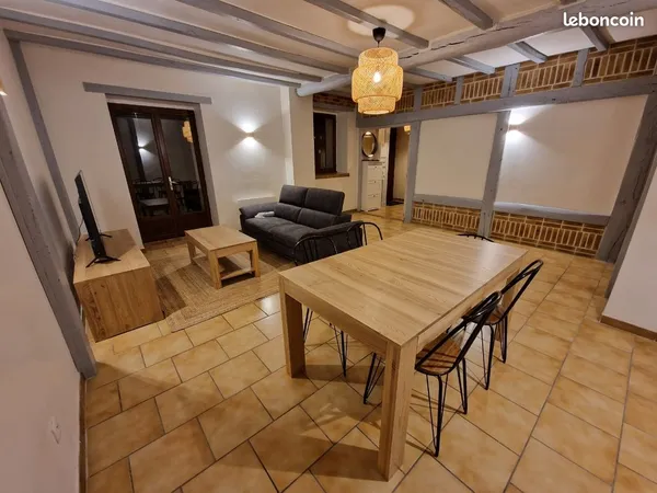 Location maison meublée mitoyenne 90m² avec jardin et 2 places de stationnement
