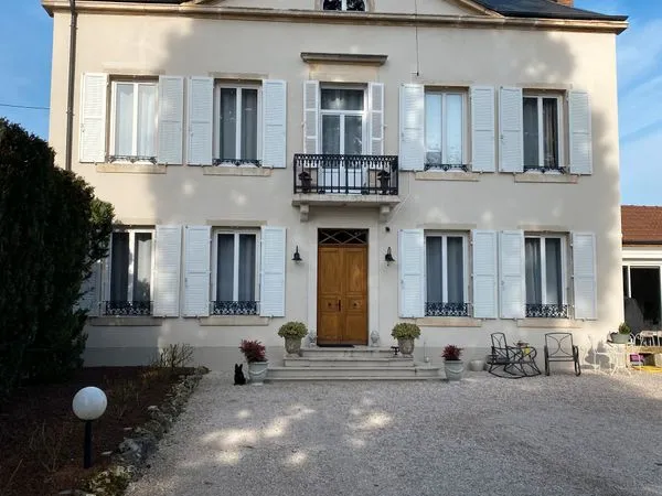 Maison de maître avec piscine