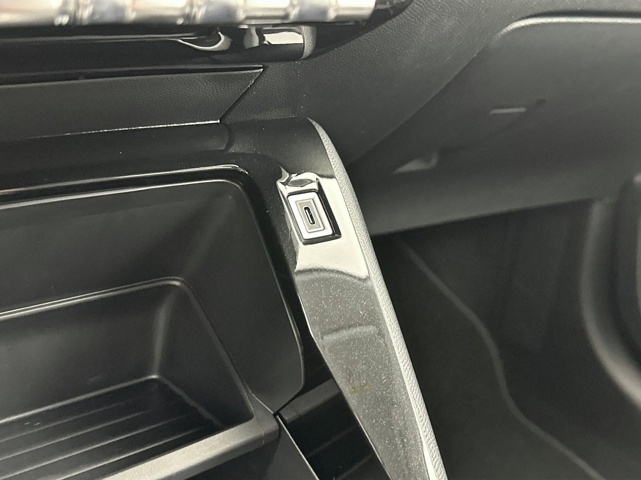 Peugeot 208 hybrid 110 ch e-dcs6 allure — photo 23