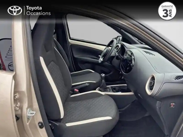 Toyota Aygo X 1.0 vvt-i 72ch design my24 — photo 6