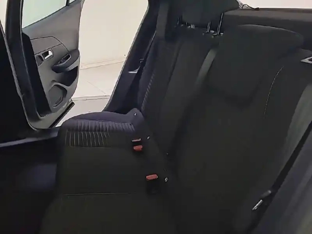 Peugeot 2008 puretech 100 s&amp;s bvm6 — photo 15