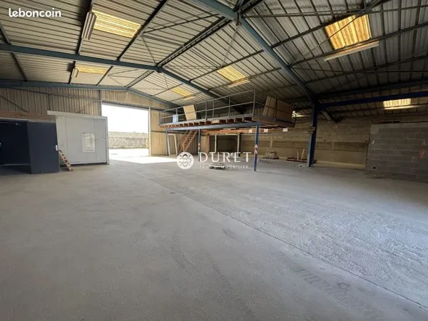 Local 450 m² Fontenay-le-Comte