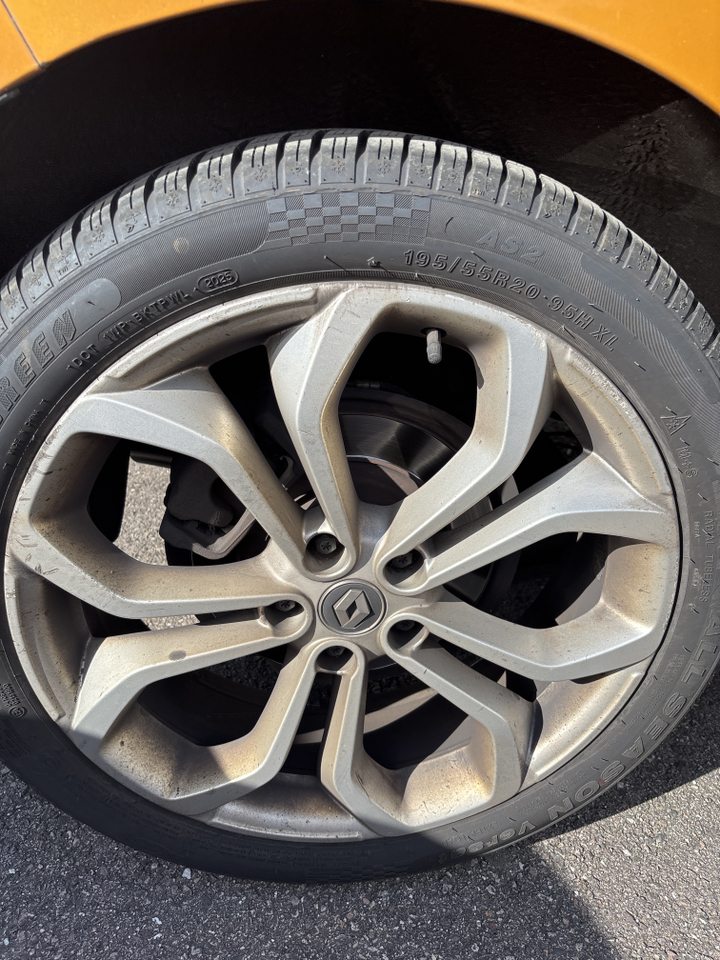 Renault Scenic TCe 140 FAP EDC — photo 31