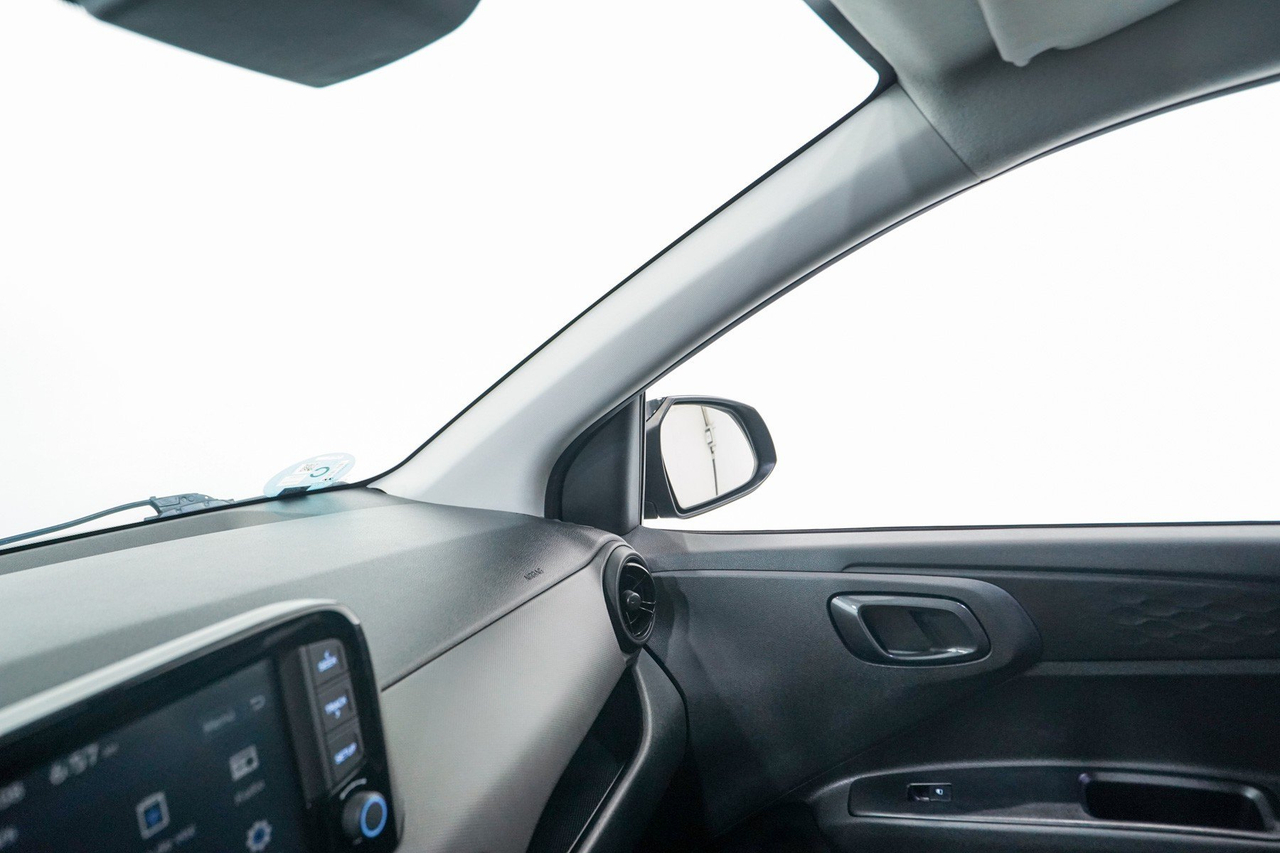 Hyundai i10 — photo 28