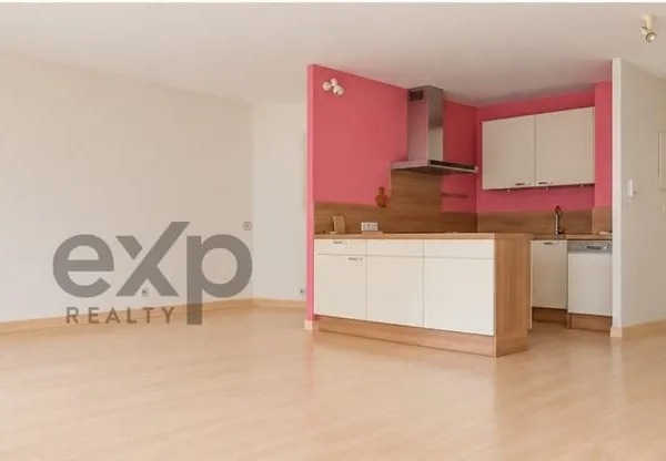 Royan - Appartement à transformer en 2 pièces, proximité du m