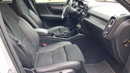 Volvo XC40 1.5 T5 Recharge 180 + 82ch DCT7 - R-Design – 2022 – 82500 km – Hybride rechargeable – Boîte Automatique — photo 14