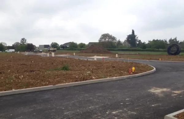 Terrain 875 m²