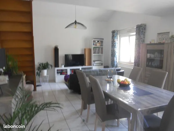Location T4 LA VEZE