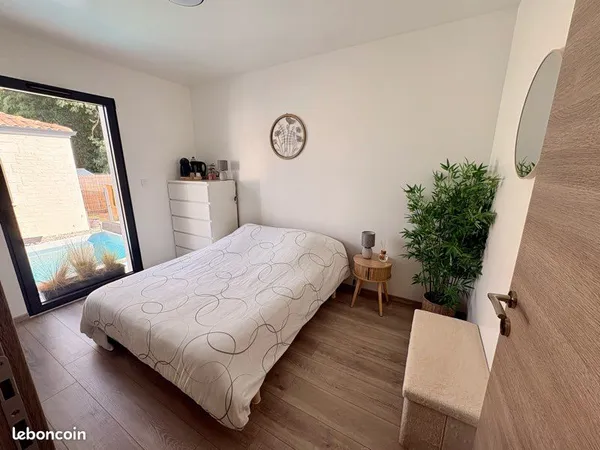 Chambre meublée à louer à St Yzan de Soudiac 500 CC