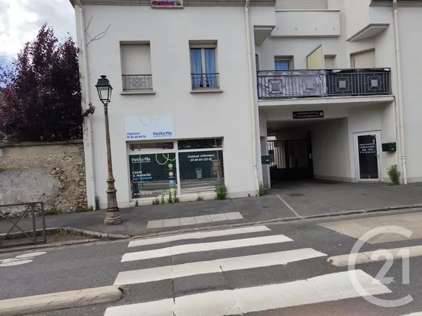 Local 3 pièces 77 m²