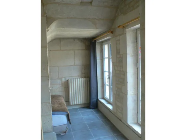 Loue studio 18m² dans maison historique - Caen centre place de La République