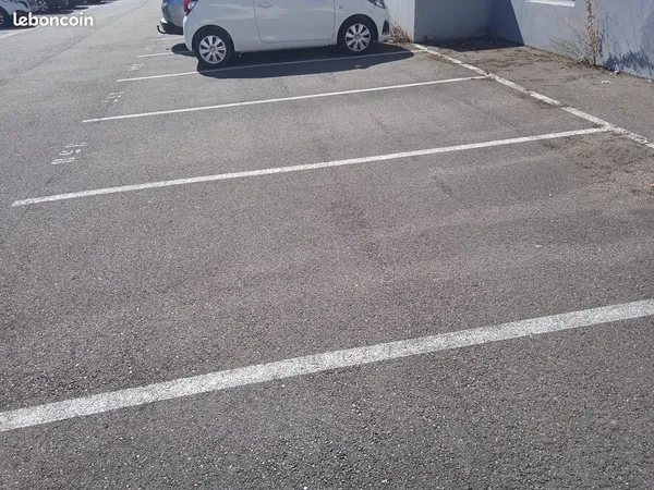 Loue place de parking extérieure avec code STRASBOURG Secteur Neudorf ( neufeld-Schluthfeld) et Mein