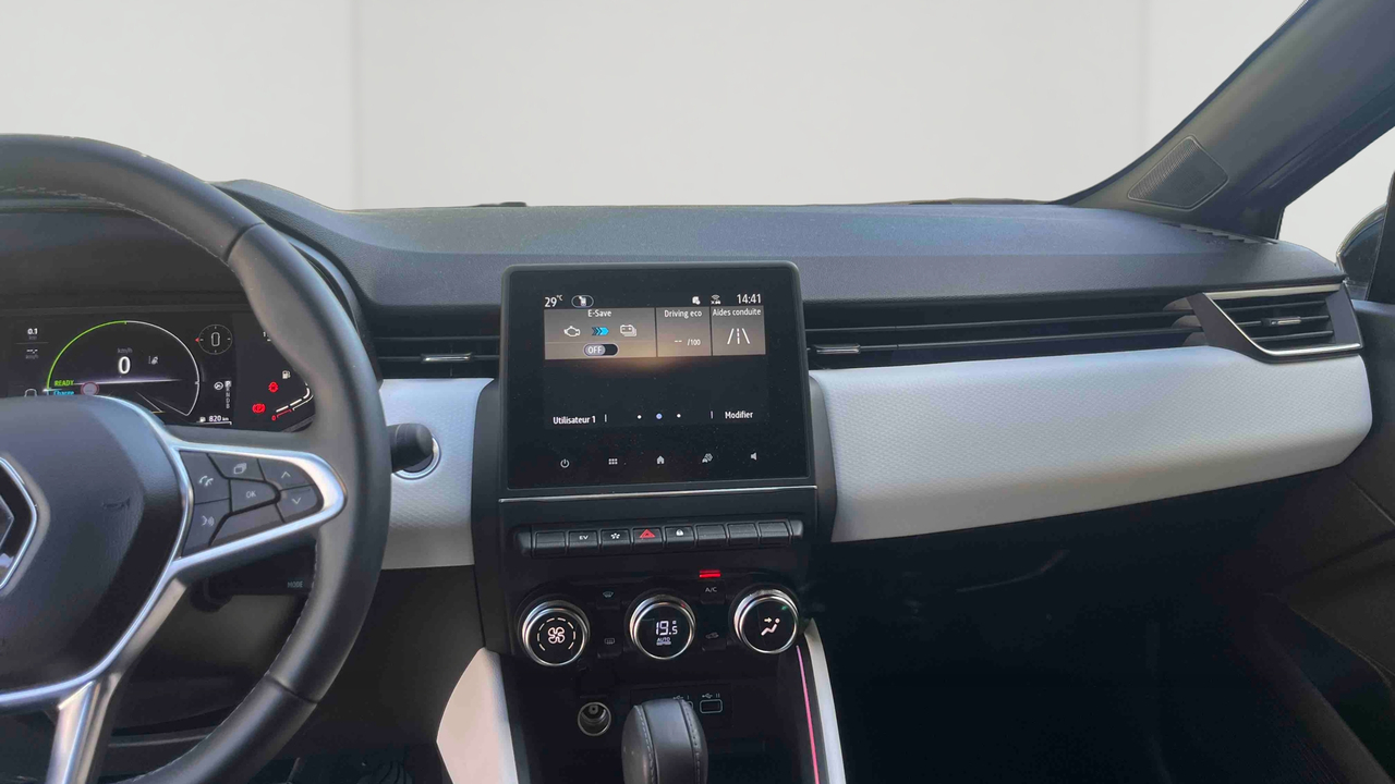 Renault Clio E-Tech full hybrid 145 — photo 16