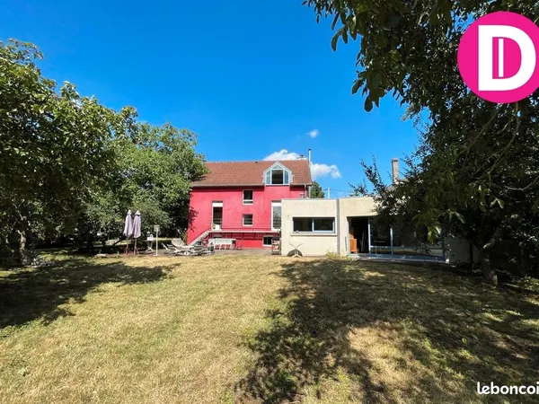 Maison 9 pièces 210 m²