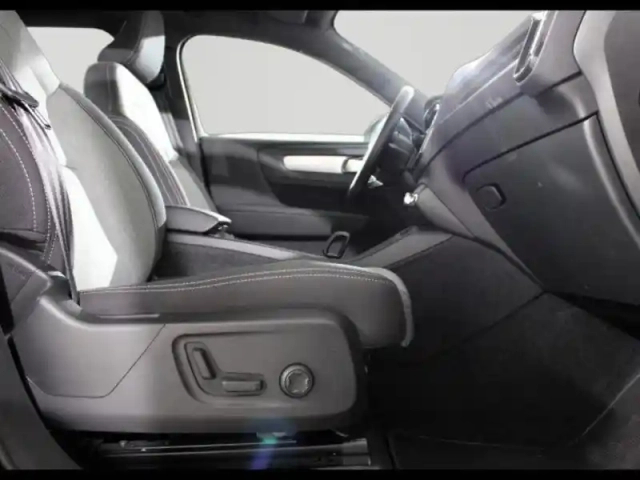 Volvo Xc40 t4 recharge 129 + 82ch plus dct 7 — photo 26