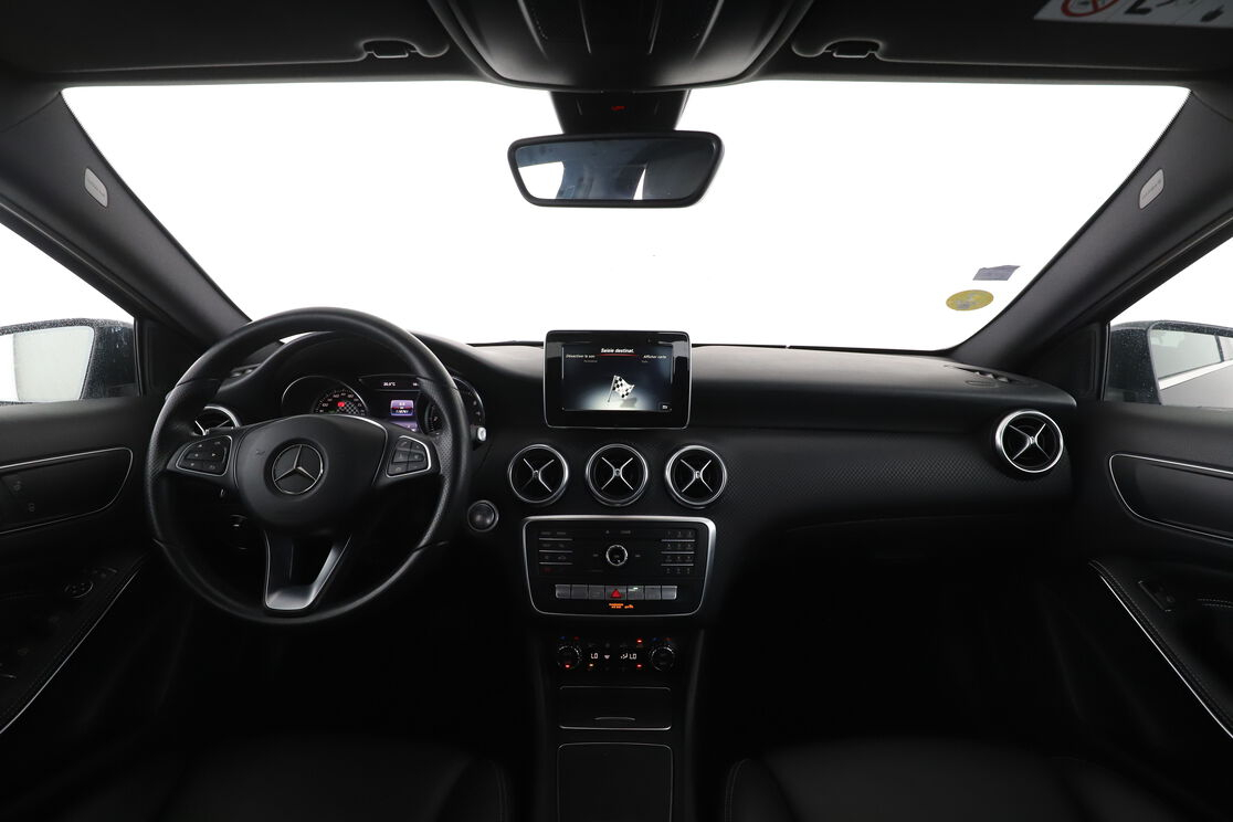 Mercedes-Benz Classe A 180 d Sensation 7G-DCT — photo 11
