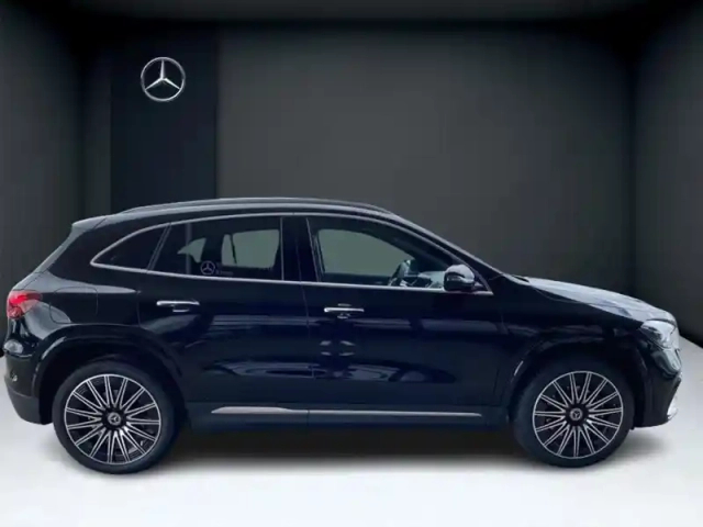 Mercedes Gla 250 e hybrid eq edition 140 — photo 6