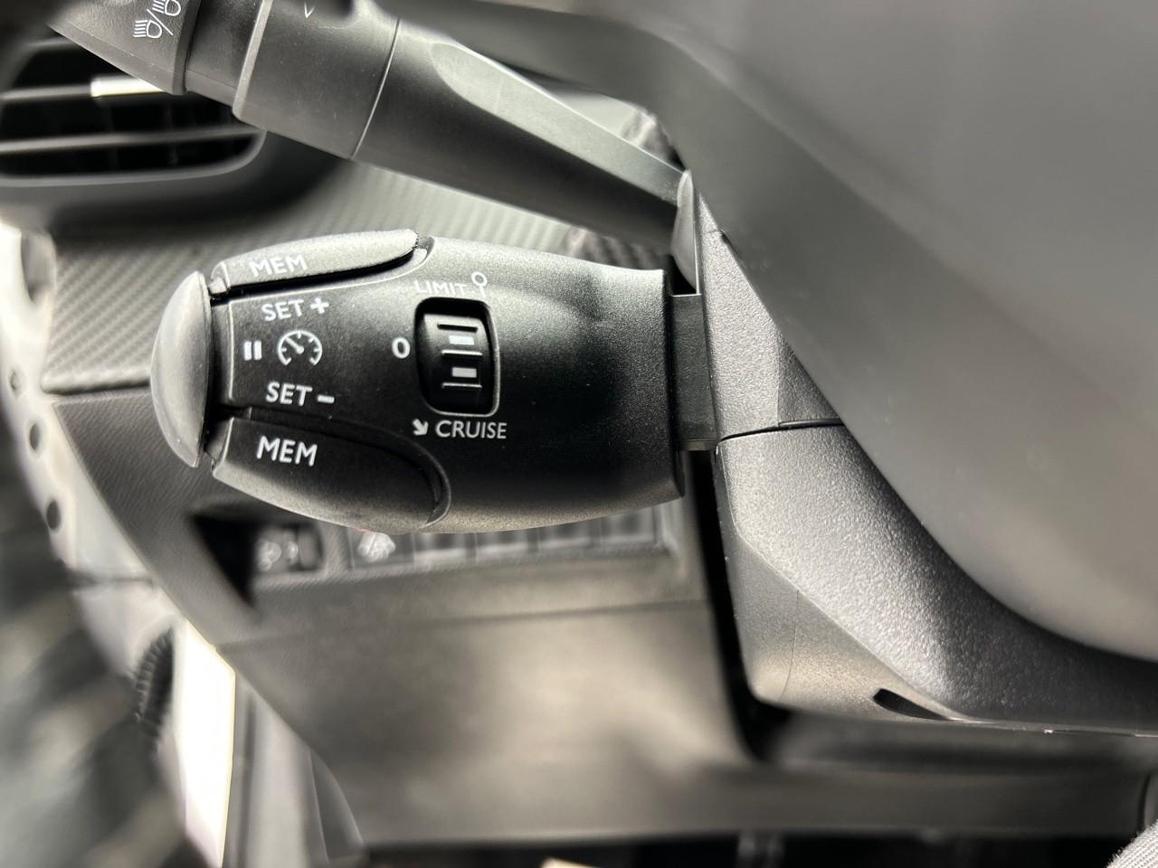 Peugeot 208 puretech 75 s&s bvm5 active business — photo 19