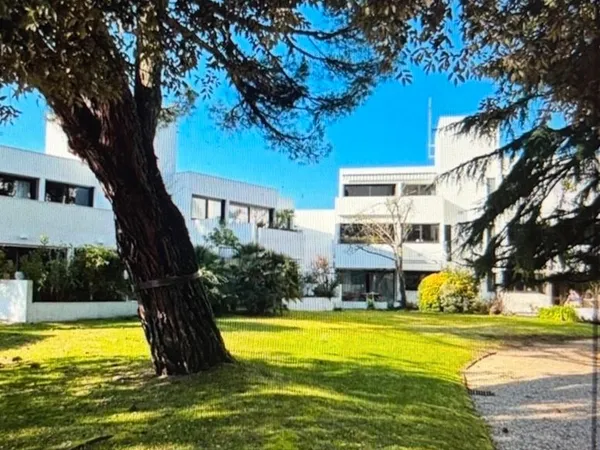 Appartement duplex 5 pièces avec piscine sur Bordeaux Cauderan
