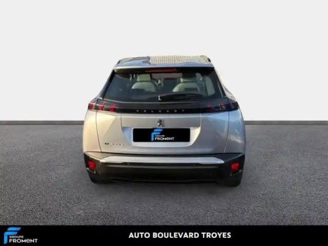 Peugeot 2008 e- 136ch allure — photo 5